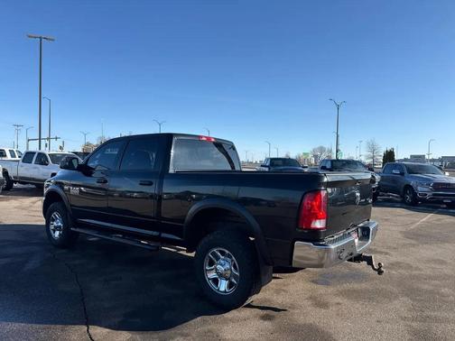 2017 RAM 2500 Tradesman Crew Cab 4x4 6'4' Box