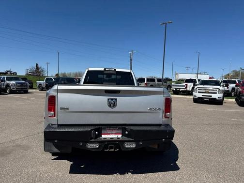 Bright Silver Metallic Clearcoat 2018 RAM 3500 Laramie Crew Cab 4x4 8' Box