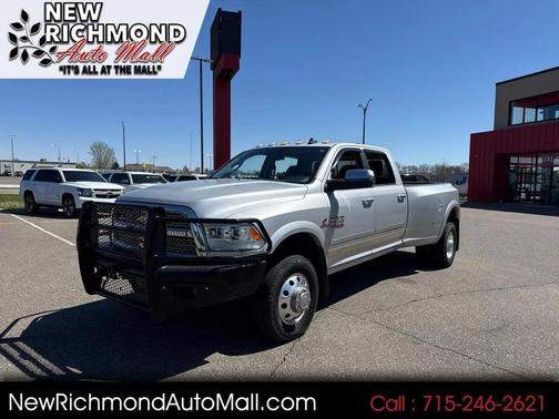 Bright Silver Metallic Clearcoat 2018 RAM 3500 Laramie Crew Cab 4x4 8' Box
