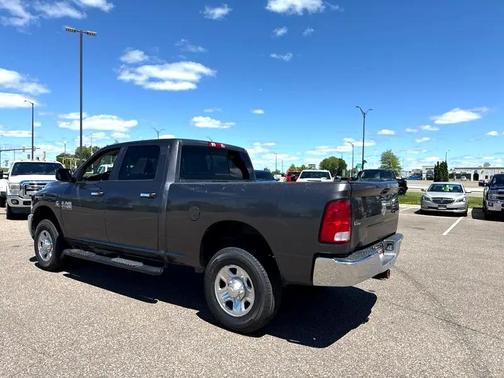 2017 RAM 2500 SLT Crew Cab 4x4 6'4' Box
