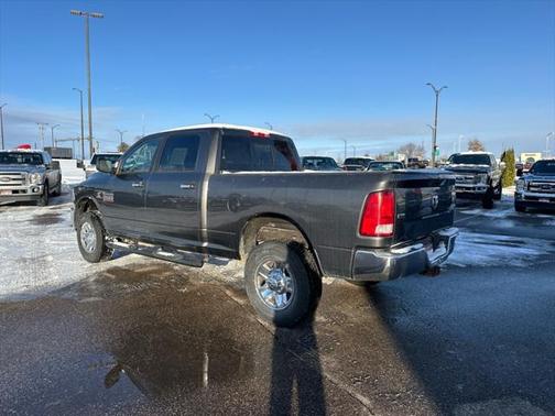 2017 RAM 2500 SLT Crew Cab 4x4 6'4' Box