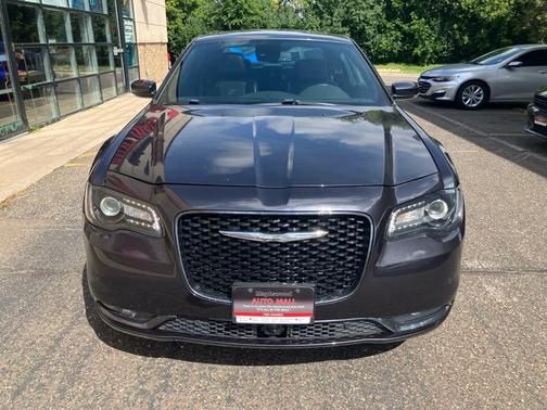 2018 Chrysler 300 S