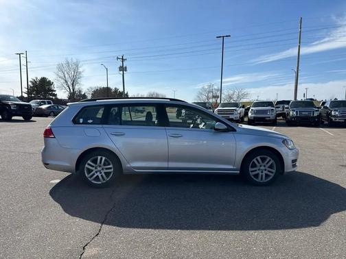 2015 Volkswagen Golf SportWagen TDI S 4-Door