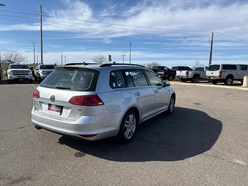 2015 Volkswagen Golf SportWagen TDI S 4-Door