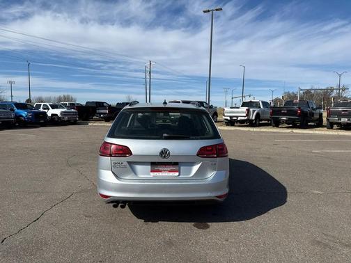 2015 Volkswagen Golf SportWagen TDI S 4-Door