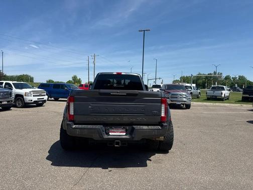Magnetic Metallic 2017 Ford F-350 Platinum