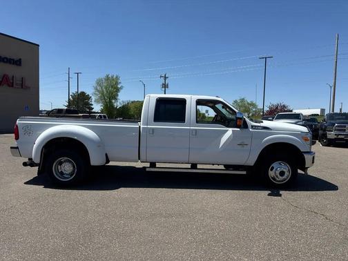 White 2011 Ford F-350 Lariat
