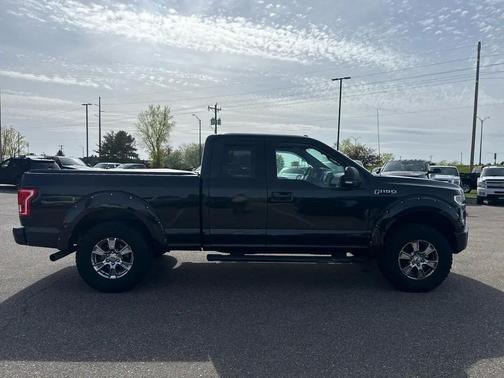 Ruby Red Metallic Tinted Clearcoat 2015 Ford F-150 XLT