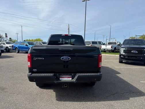 Ruby Red Metallic Tinted Clearcoat 2015 Ford F-150 XLT