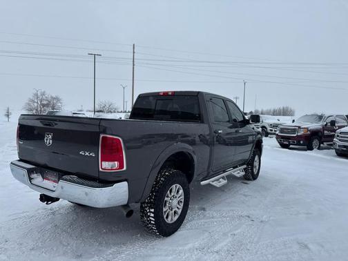2018 RAM 2500 Laramie Crew Cab 4x4 6'4' Box
