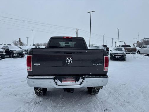 2018 RAM 2500 Laramie Crew Cab 4x4 6'4' Box