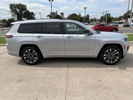 2022 Jeep Grand Cherokee L Overland