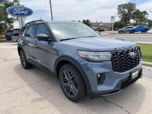 Vapor Blue Metallic 2026 Ford Explorer ST-Line