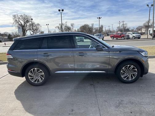 2023 Lincoln Aviator Standard AWD