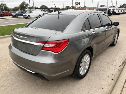 2013 Chrysler 200 Limited