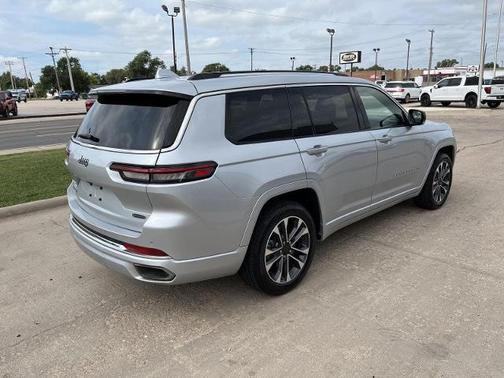 2022 Jeep Grand Cherokee OVERLAND
