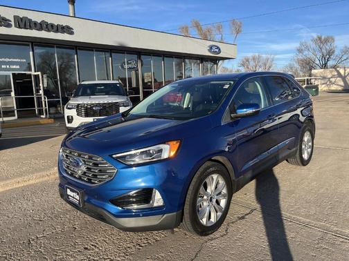 2022 Ford Edge Titanium