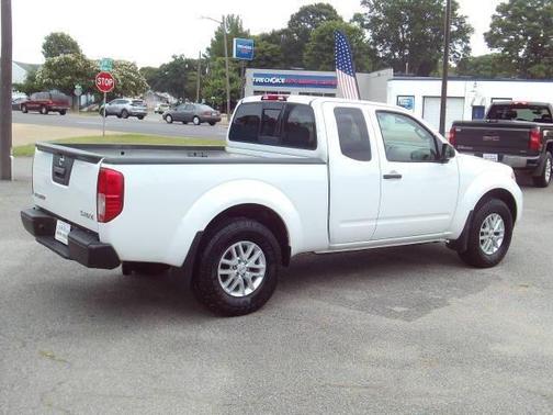 2017 Nissan Frontier SV