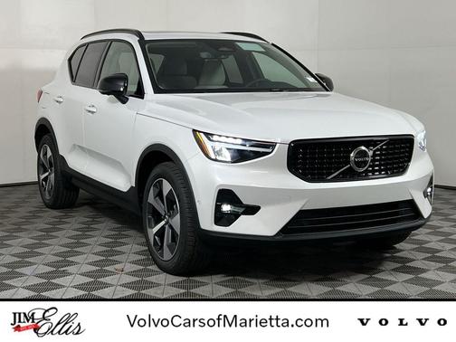 2026 Volvo XC40 B5 Plus