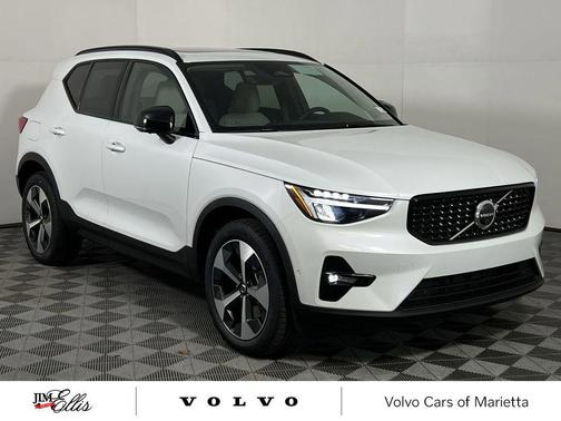 2026 Volvo XC40 B5 Plus