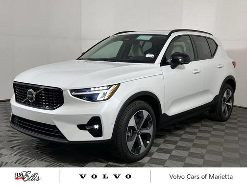 2026 Volvo XC40 B5 Plus