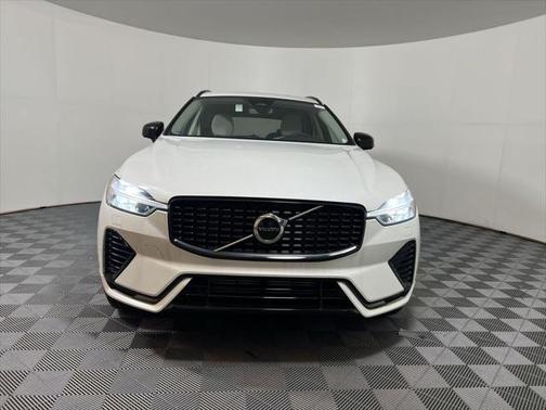 2025 Volvo XC60 Plug-In Hybrid T8 Core