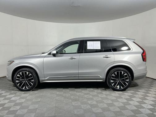 2025 Volvo XC90 B6 Plus 7-Seater