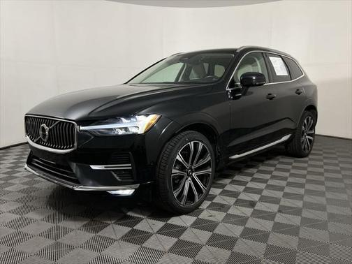 2023 Volvo XC60 B5 Ultimate Bright Theme