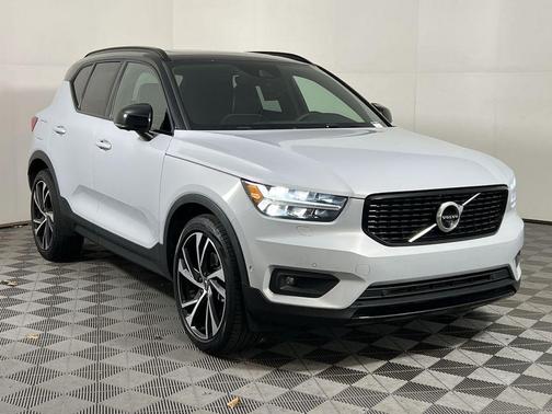 2021 Volvo XC40 T5 R-Design