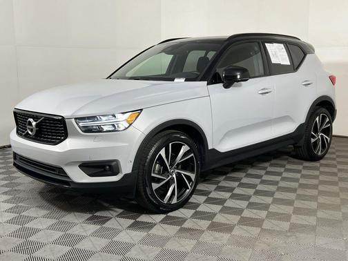2021 Volvo XC40 T5 R-Design