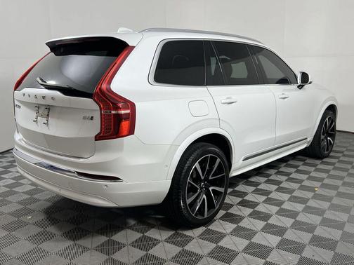 2024 Volvo XC90 B6 Plus Bright Theme 7-Seater