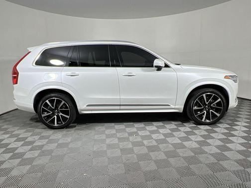2024 Volvo XC90 B6 Plus Bright Theme 7-Seater
