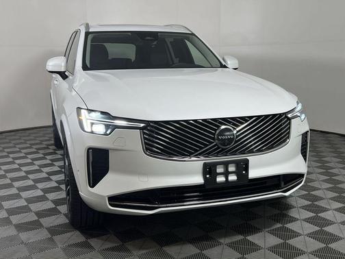 2025 Volvo XC90 B5 Plus 7-Seater