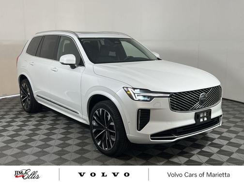 2025 Volvo XC90 B5 Plus 7-Seater