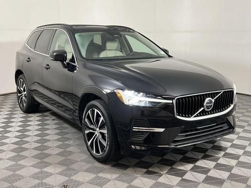 2022 Volvo XC60 B5 Momentum