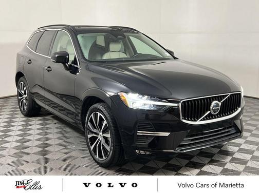 2022 Volvo XC60 B5 Momentum