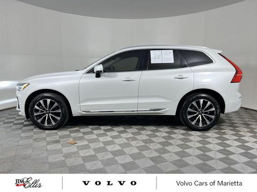 2023 Volvo XC60 B5 Plus Bright Theme