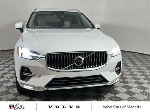2023 Volvo XC60 B5 Plus Bright Theme