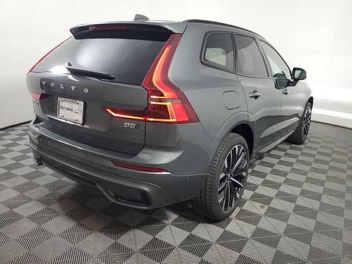 Forest Lake 2027 Volvo XC60 Ultra