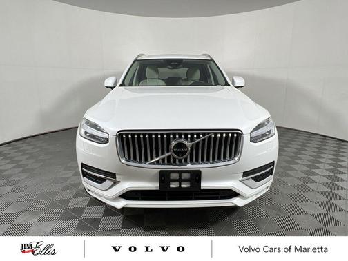 2024 Volvo XC90 B5 Plus Bright Theme