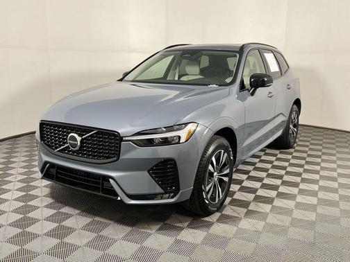 2024 Volvo XC60 B5 Core Dark Theme