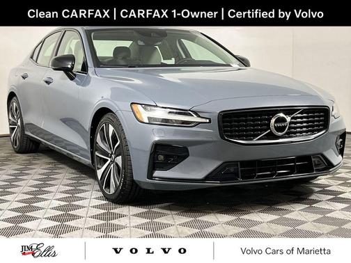 2022 Volvo S60 T5 Momentum