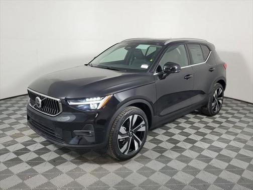 2025 Volvo XC40 Plus Bright Theme