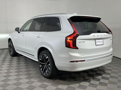 2026 Volvo XC90 B6 Ultra 7-Seater