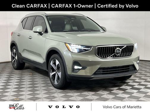 2024 Volvo XC40 B5 Plus Bright Theme