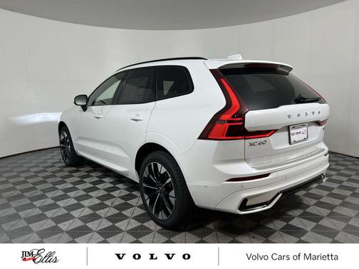 2026 Volvo XC60 B5 Plus
