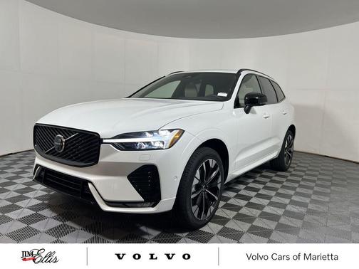 2026 Volvo XC60 B5 Plus