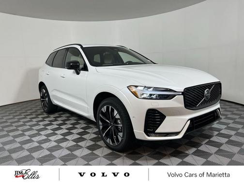 2026 Volvo XC60 B5 Plus