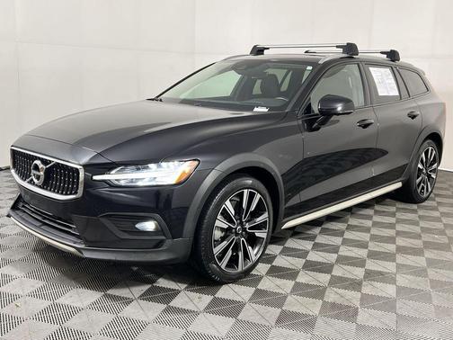 2021 Volvo V60 Cross Country T5