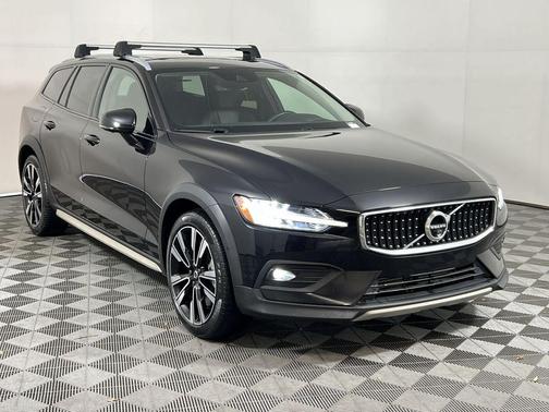 2021 Volvo V60 Cross Country T5